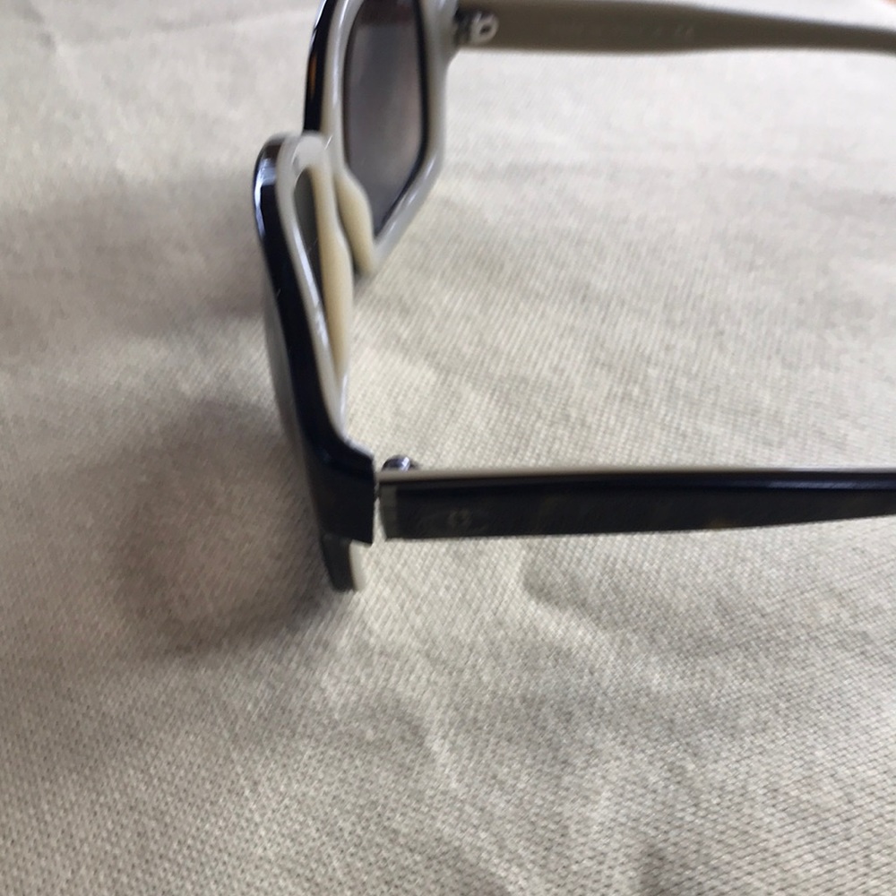 Chanel sunglasses.... authentic😎 - Picture 5 of 7